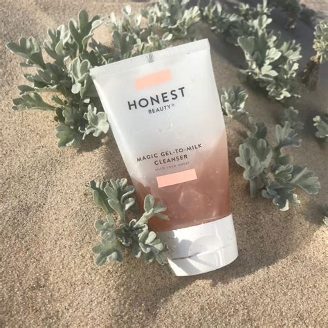 Discover the Gentle Cleansing Power of Honest Beauty Magic Gel to Milk Cleanser